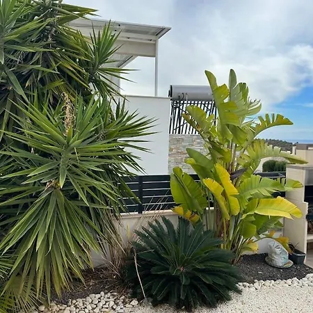 Villa Villa *