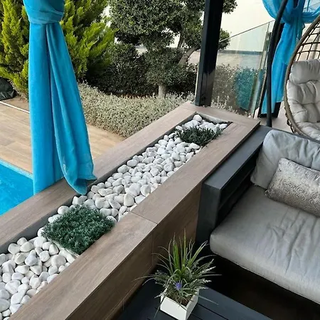 Villa *